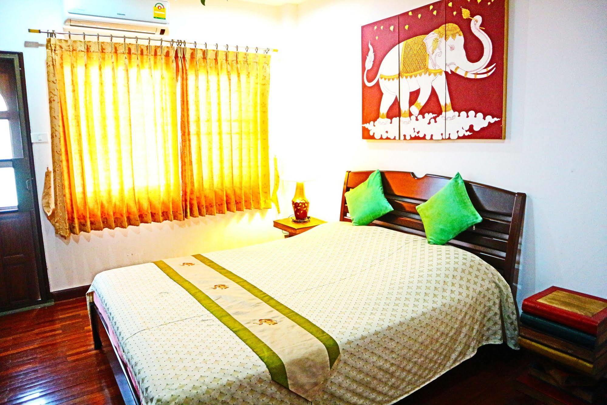 Mirrisa Nimman Hotel Chiang Mai Exterior photo